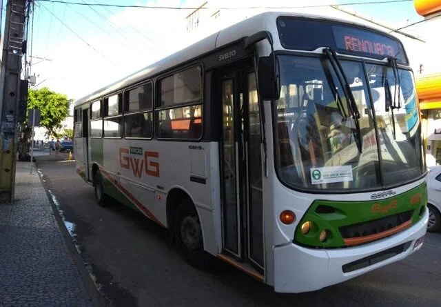 População padecendo por falta de transporte público em Eunápolis-Bahia